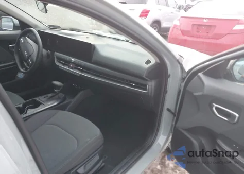 2025 Kia K4 Lxs из США, поврежденный, VIN 3KPFT4DE6SE150476